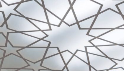 почистить потолок от пыли