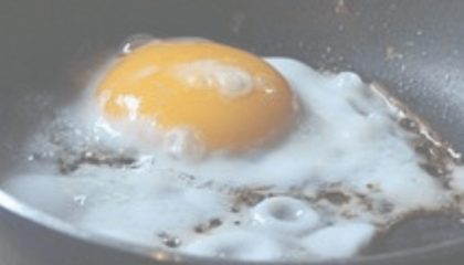 чистка сковороды с керамическим покрытием