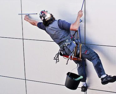 Мийка фасадів