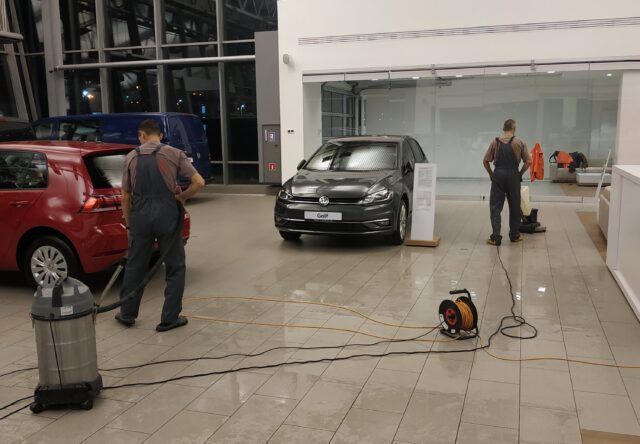 Мойка полов профессиональным оборудованием